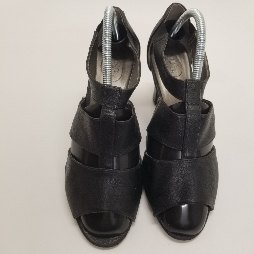Life Stride Catlyn Womans Size 9W Black Faux Leather Dress Sandal Pump Slip On